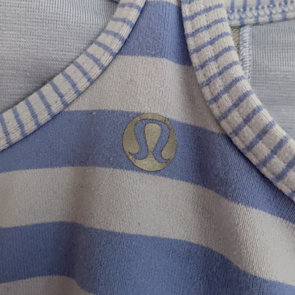 Lululemon athletica women’s tank top w/shelf bra — size 6 - Picture 3 of 6